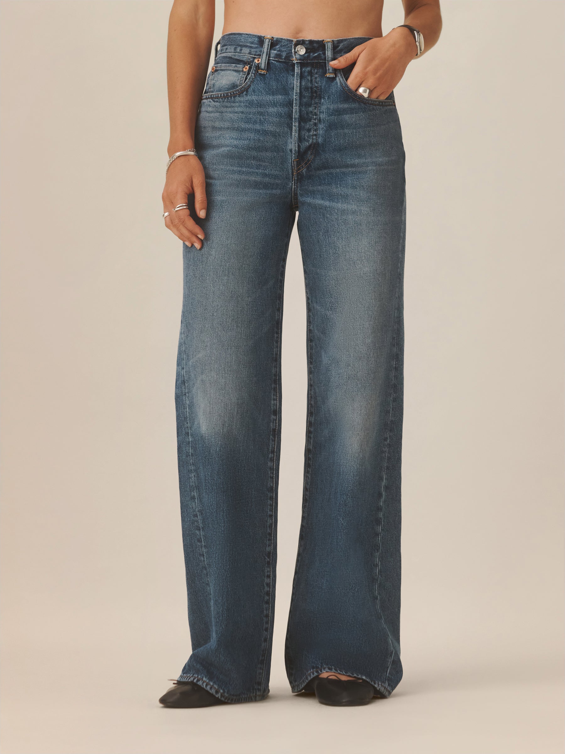 M083 Jet Set Jean - Image 2